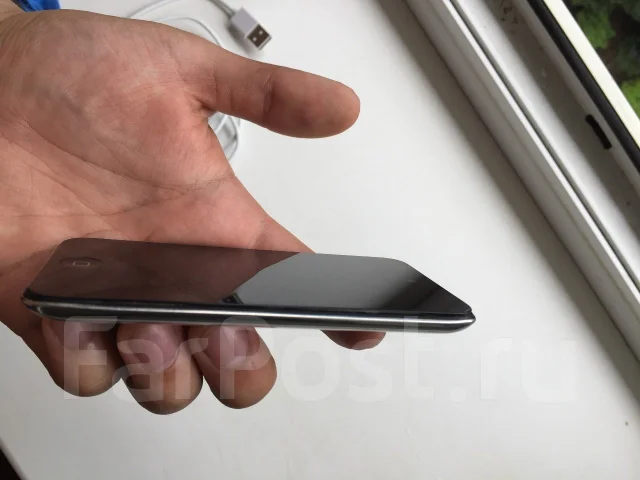 Apple iPod touch 4. ����
