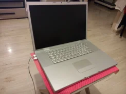 Apple MacBook Pro 17. 17", 2,5����, ��� 4 ��, ���� 500���, WiFi, Bluetooth ����