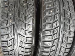 Kumho I'Zen KW22. Зимние, 2013 год, износ: 10%, 2 шт