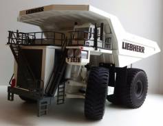 Масштабная модель карьерный самосвал Liebherr T282B