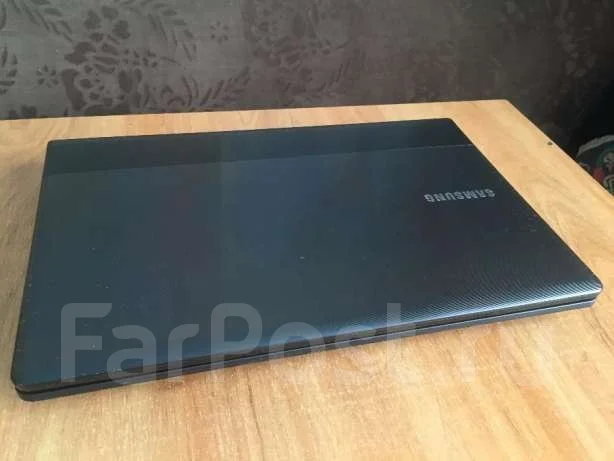 Samsung. 15.6", 2,9����, ��� 8 ��, WiFi: 1, Bluetooth: 1, ����������� �� 4��. ����