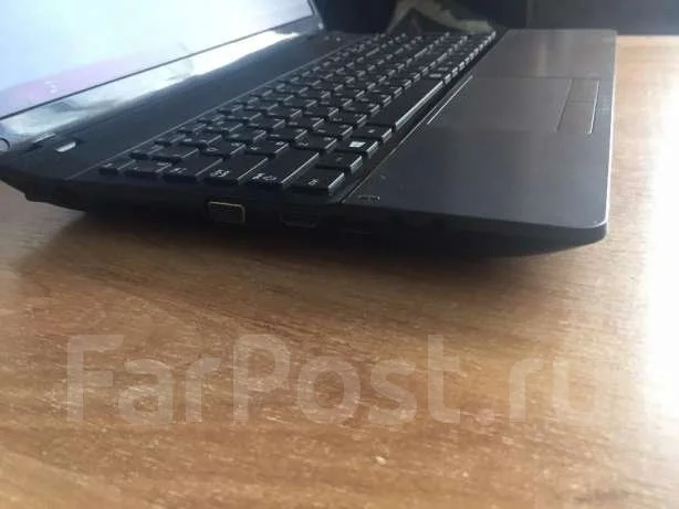 Samsung. 15.6", 2,9����, ��� 8 ��, WiFi: 1, Bluetooth: 1, ����������� �� 4��. ����
