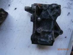 Крепление компрессора кондиционера. Isuzu Elf Двигатель 4HF1