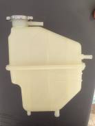 Расширительный бачок. Mitsubishi Delica Space Gear, PD4W, PF8W, PD5V, PD6W, PC5W, PF6W, PB4W, PC4W, PA3V, PA4W, PB5W, PD8W, PA5W, PB5V, PB6W, PE8W, PA...