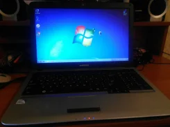 Samsung RV508. ��� 2048 ��, ���� 320���, WiFi ����