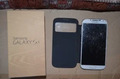 Samsung Galaxy S4. �/�