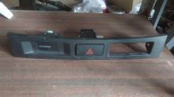 Кнопка включения аварийной сигнализации. Toyota Verossa, GX115, GX110, JZX110 Toyota Mark II Wagon Blit, GX110, JZX110, GX115, JZX115 Toyota Mark II...