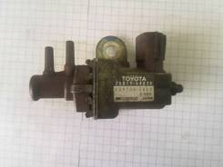 Клапан вакуумный. Toyota: Corolla, Corona, Caldina, Carina, Carina E, Vista, Sprinter, Camry Двигатели: 2CE, 1C, 2C, 2CT