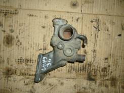 Корпус термостата. Toyota Hiace, LH119V Двигатель 3L