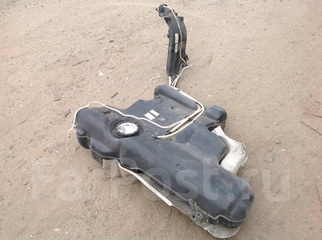 Фольксваген поло снять бензобак. Фольксваген поло снять бензобак. 6. Лючок бензобака фольксваген поло 2021 гбо. Volkswagen polo бензобак.