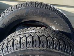 Bridgestone Ice Cruiser 7000. Зимние, шипованные, 2014 год, износ: 5%, 1 шт