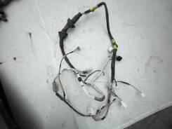 Проводка двери. Toyota Vitz, SCP90 Двигатель 2SZFE