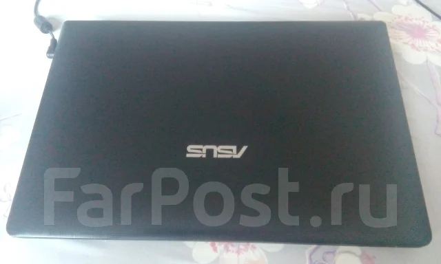 Asus X501U. 15.6", 1����, ��� 2048 ��, ���� 320���, WiFi: 1, Bluetooth: 1, ����������� �� 3��. ����