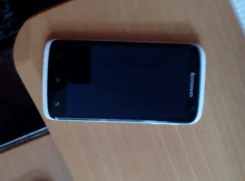 Lenovo S820. �/�