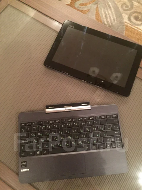 Asus Transformer Book. 10.1", 1,3����, ��� 2048 ��, ���� 64���, WiFi: 1, Bluetooth: 1, ����������� �� 11��. ����