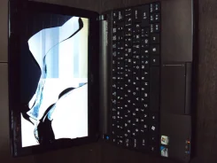 Acer Aspire One D270. 10.1", 1,8����, ��� 4 ��, ���� 320���, WiFi, ����������� �� 5��. ����
