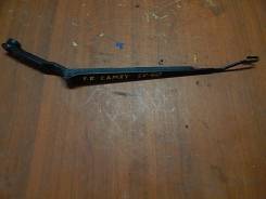 Держатель щетки стеклоочистителя. Toyota Vista, SV40, SV41, CV40, CV43, SV42, SV43 Toyota Camry, CV40, SV41, SV40, SV43, SV42, CV43 Двигатели: 3CT, 3S...