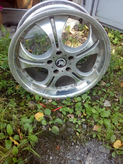 Artec. 8.5x18", 5x100, ET30 ����