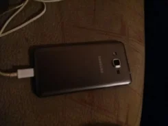 Samsung Galaxy Grand Prime. �/�