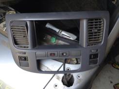 Консоль панели приборов. Nissan Caravan, QE25, VRE25, CWGE25, SE25, CWMGE25, VWE25, DWMGE25, DSGE25, CSGE25, SGE25, DQGE25, VPE25, QGE25, VWME25, CQGE...
