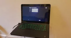 Razer Blade. 14", 3,2����, ��� 8 ��, ���� 256���, WiFi: 1, Bluetooth: 1, ����������� �� 6��. ����