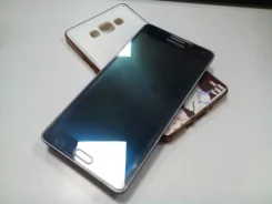 Samsung Galaxy A7. �/�