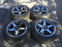 URAS. 8.0x17", 5x114.3, ET35 ����
