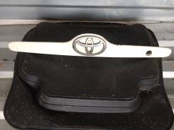Планка багажника. Toyota Corolla