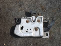 Замок капота. Honda Odyssey, RA6 Двигатели: F23A, F23A7, F23A8, F23A9