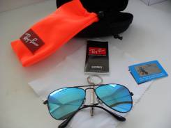 Очки Ray-Ban.