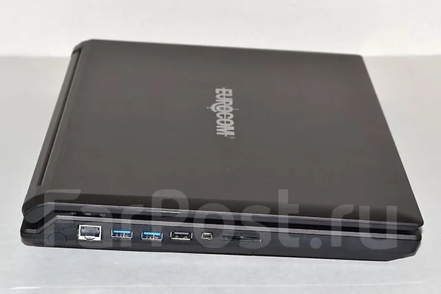 DNS Extreme. 15.6", ��� 8 ��, ���� 500���, WiFi: 1, Bluetooth: 1, ����������� �� 4��. ����