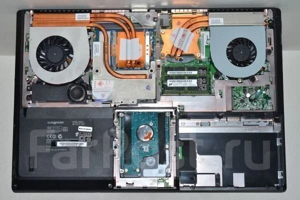 DNS Extreme. 15.6", ��� 8 ��, ���� 500���, WiFi: 1, Bluetooth: 1, ����������� �� 4��. ����