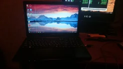 Acer Aspire E1-522. 15.6", 1,4����, ��� 4 ��, ���� 250���, WiFi: 1, Bluetooth: 1, ����������� �� 2��. ����