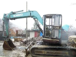 Kobelco SK75UR ����