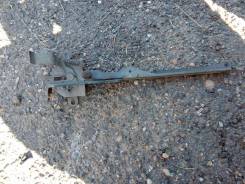 Замок капота. Toyota Vista, CV30, SV30, SV35, SV32, SV33 Toyota Camry, CV30, SV30, SV32, SV33, SV35 Двигатели: 2CT, 3SGE, 3SFE, 4SFE