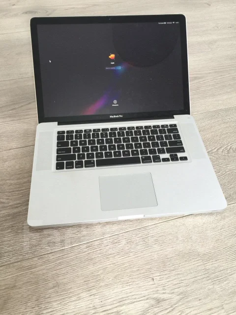 Apple MacBook Pro 15 2011 Late MD322. 15.4", 2����, ��� 4 ��, ���� 256���, WiFi: 1, Bluetooth: 1, ����������� �� 9��. ����