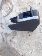 Подлокотник. Toyota Auris, ZRE151