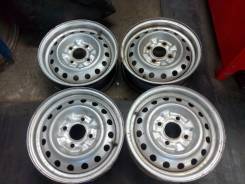Nissan. 5.0x14, 4x114.30, ЦО 66,0 мм.