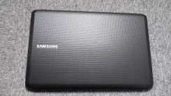 Samsung R525. 15.6", 2,4����, ��� 4 ��, WiFi, Bluetooth, ����������� �� 5��. ����