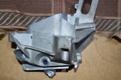 Подушка двигателя. Ford Focus