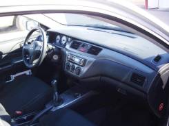 Интерьер. Mitsubishi Lancer
