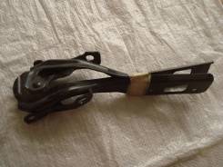 Крепление капота. Honda Civic Двигатели: L13A7, N22A2, L13Z1, R18A2, K20Z4