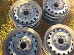 Nissan. 5.0x14, 4x114.30, ЦО 66,1 мм.