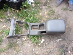 Подлокотник. Toyota Hilux