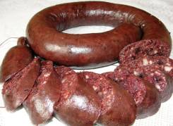 Колбасы, мясные деликатесы.