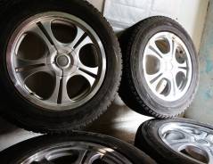 Bridgestone. 7.0x17", 4x114.30, 5x114.30, ET32, ЦО 72,0 мм.