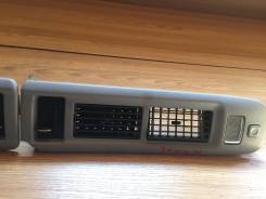 Решетка вентиляционная. Toyota Hiace Regius, RCH47W, KCH40G, KCH40W, RCH41W, KCH46W, KCH46G Toyota Touring Hiace, RCH41W, RCH47W, KCH40W, KCH46W Toyot...