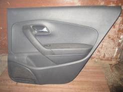 Обшивка двери. Volkswagen Polo