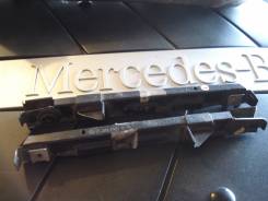 Кронштейн крепления бампера. Mercedes-Benz E-Class, W211