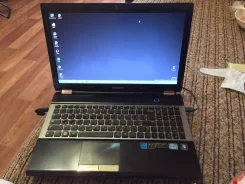 Samsung RC530. 15", 2,4����, ��� 6 ��, ���� 500���, WiFi, Bluetooth, ����������� �� 4��. ����